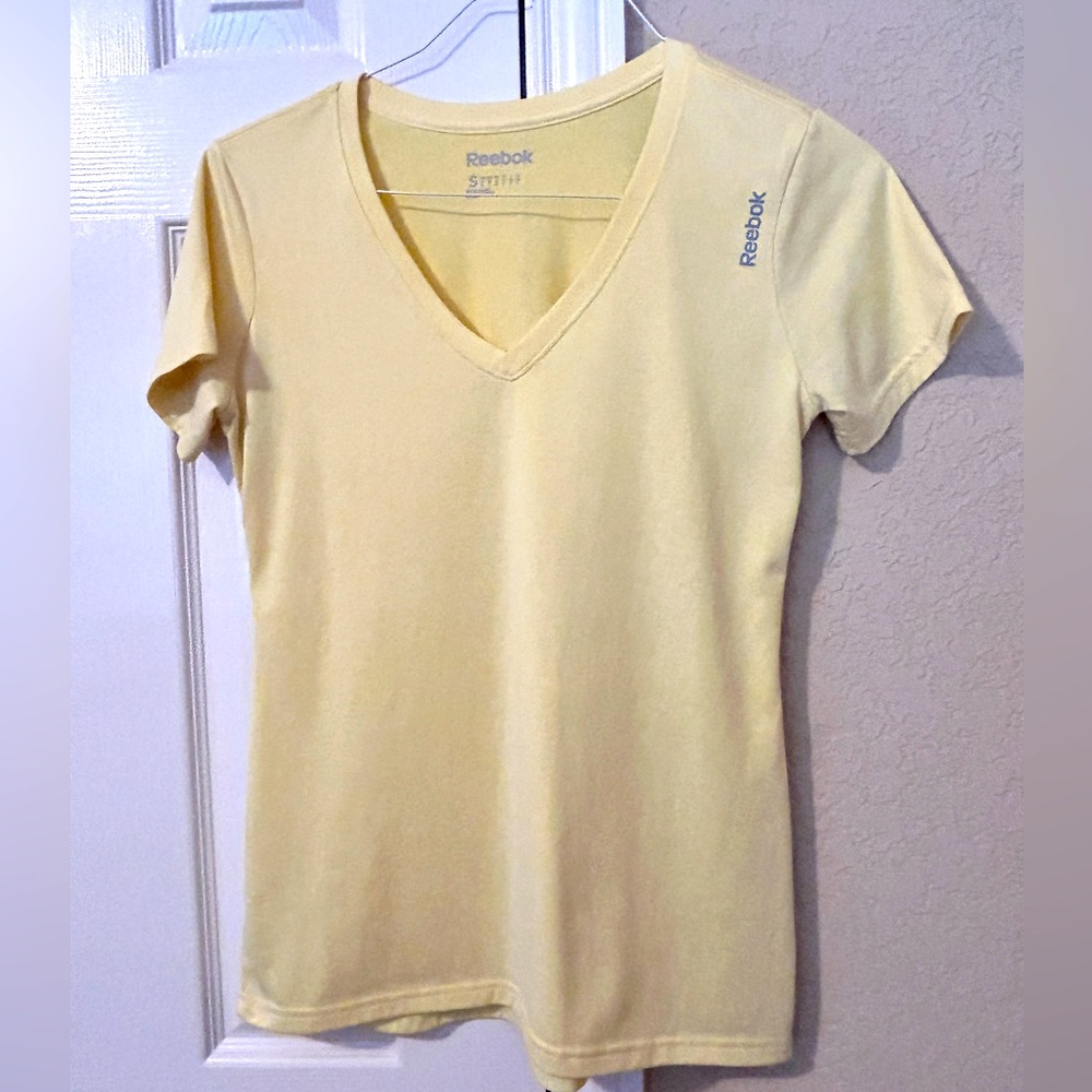 Women’s Reebok Top - Picture 6 of 6